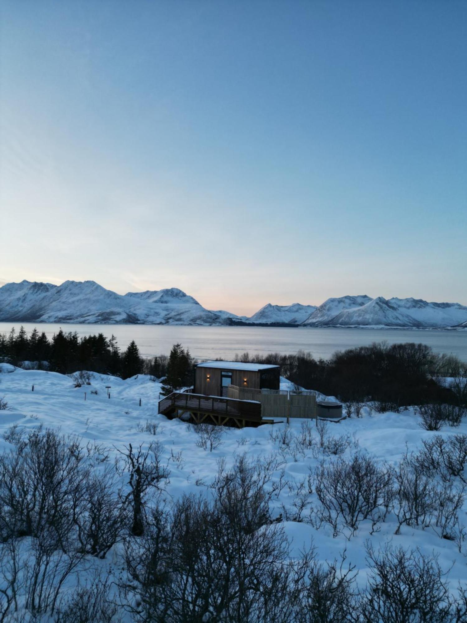 Wonderinn Arctic Utstrand 外观 照片